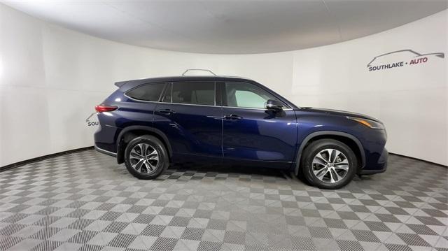 used 2021 Toyota Highlander car, priced at $34,545