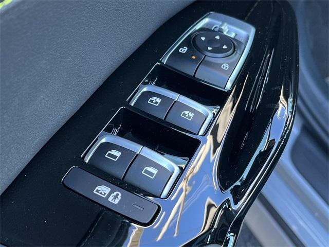 new 2025 Kia K5 car, priced at $33,014