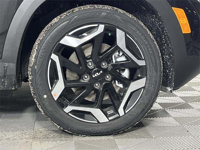 new 2025 Kia Seltos car, priced at $30,557