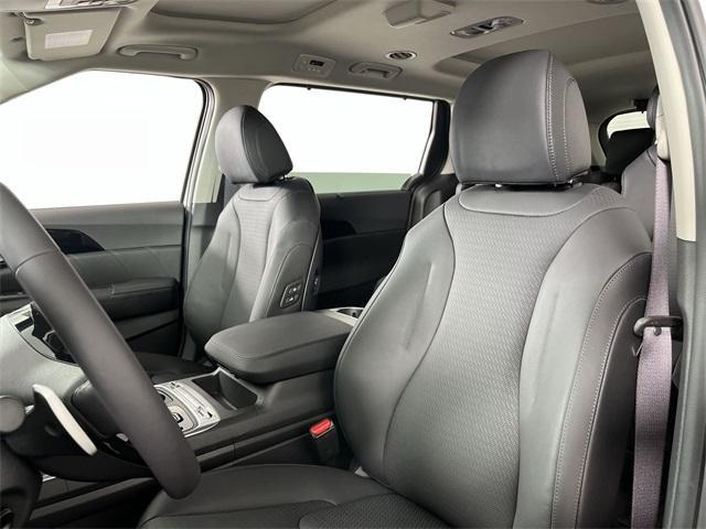 new 2025 Kia Carnival Hybrid car, priced at $52,951