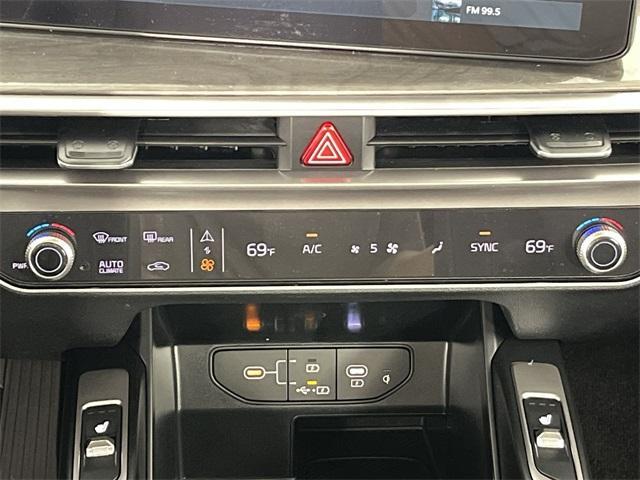 new 2025 Kia Sorento car, priced at $40,368