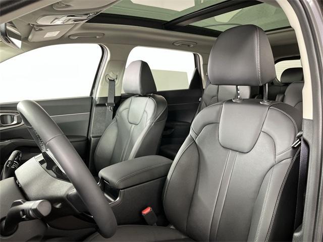 new 2025 Kia Sorento car, priced at $40,368