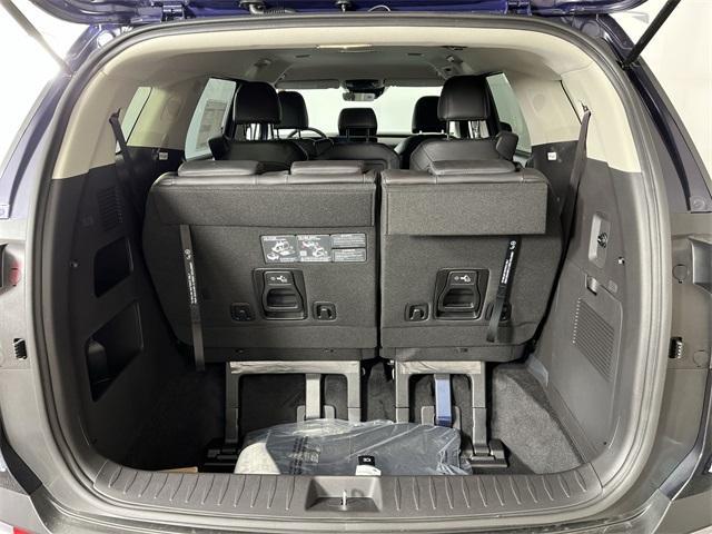new 2025 Kia Carnival car, priced at $40,030