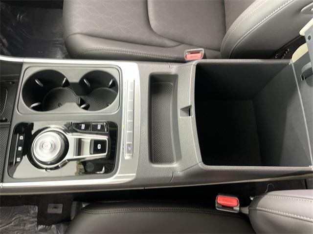 new 2025 Kia Carnival car, priced at $40,030