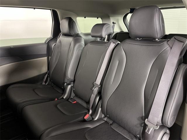 new 2025 Kia Carnival car, priced at $40,030