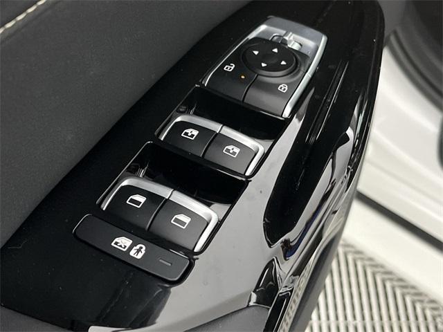 used 2025 Kia K5 car