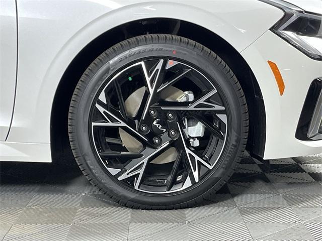 used 2025 Kia K5 car