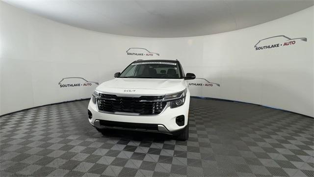 new 2026 Kia Seltos car, priced at $27,932