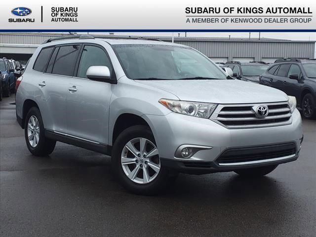 used 2013 Toyota Highlander car, priced at $14,000