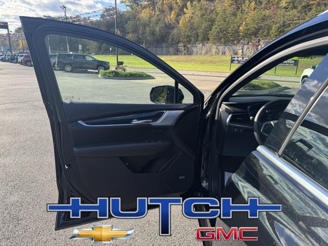 used 2023 Cadillac XT5 car, priced at $33,603