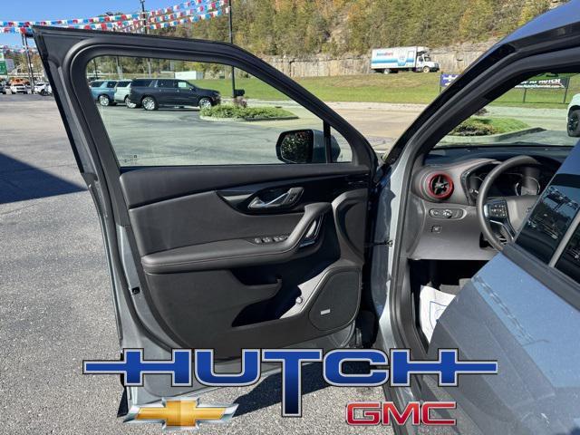 new 2025 Chevrolet Blazer car, priced at $45,697