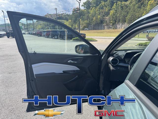 new 2025 Chevrolet Trax car, priced at $24,235