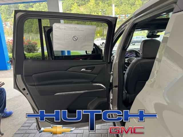 new 2026 Chevrolet Traverse car, priced at $54,120