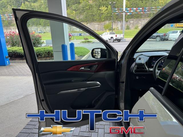 new 2026 Chevrolet Traverse car, priced at $54,120