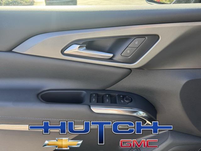 new 2026 Chevrolet Traverse car, priced at $50,140