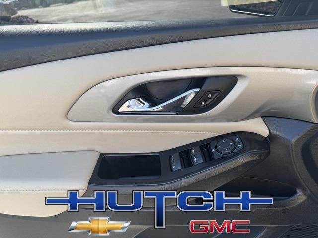 used 2023 Chevrolet Traverse car, priced at $25,998