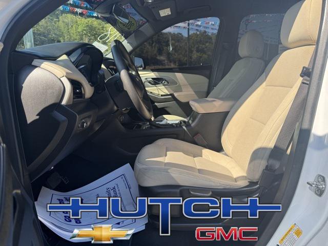 used 2023 Chevrolet Traverse car, priced at $25,998