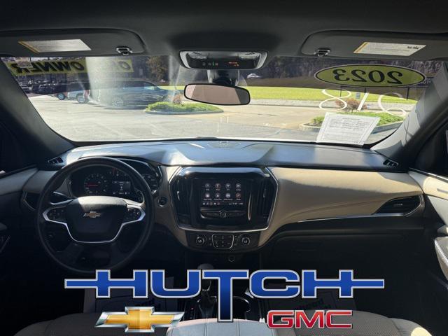 used 2023 Chevrolet Traverse car, priced at $25,998