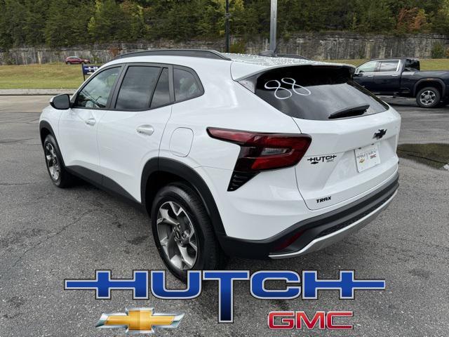 new 2025 Chevrolet Trax car, priced at $24,235
