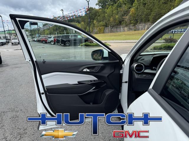 new 2025 Chevrolet Trax car, priced at $24,235