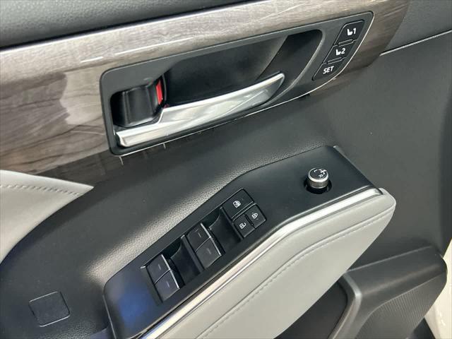 used 2020 Toyota Highlander car, priced at $34,900