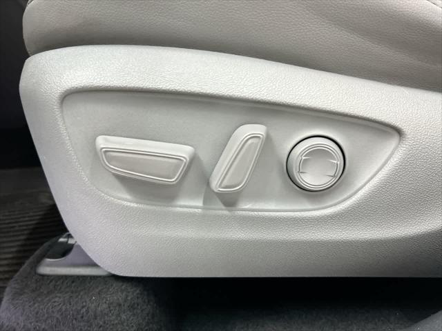 used 2020 Toyota Highlander car, priced at $34,900