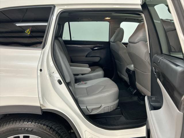 used 2020 Toyota Highlander car, priced at $34,900