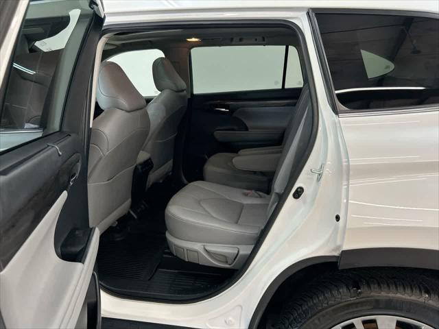 used 2020 Toyota Highlander car, priced at $34,900