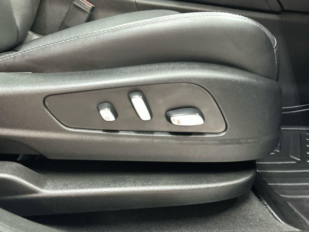 used 2020 Cadillac XT5 car, priced at $18,500