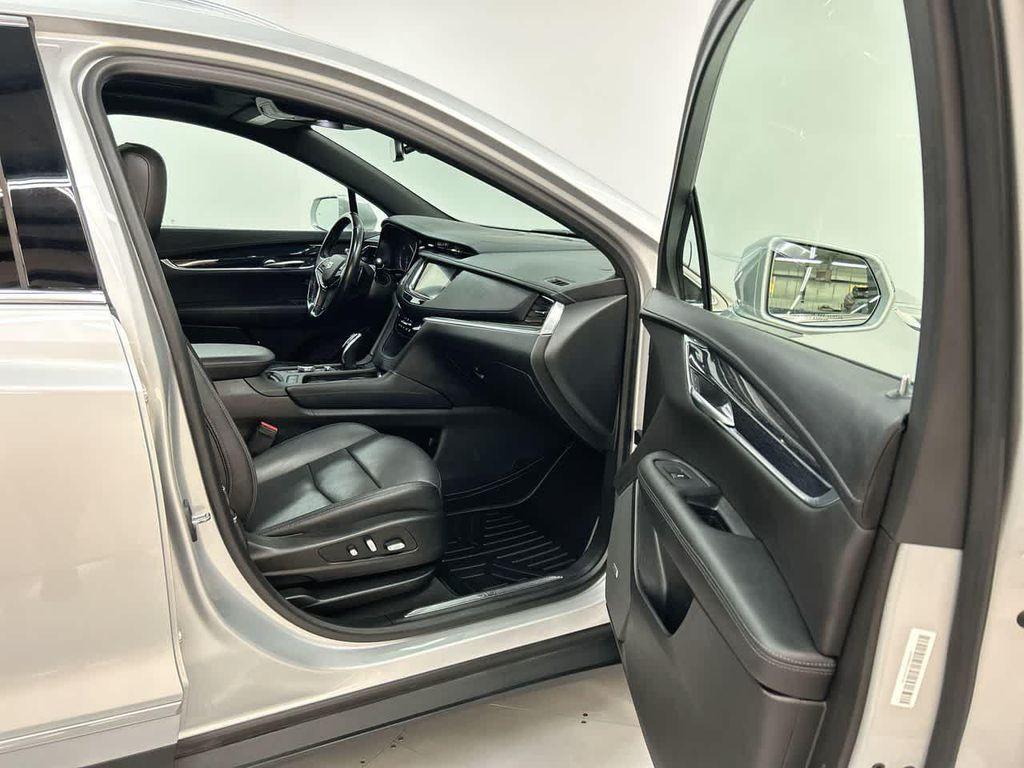 used 2020 Cadillac XT5 car, priced at $18,500