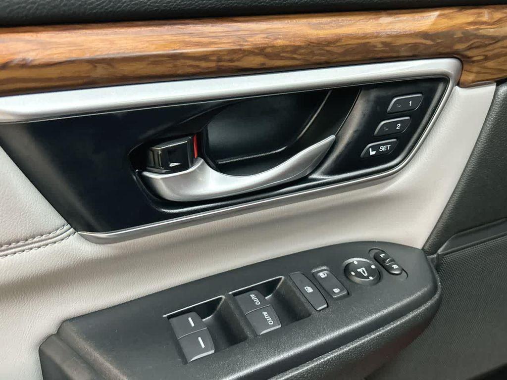 used 2021 Honda CR-V car, priced at $25,500