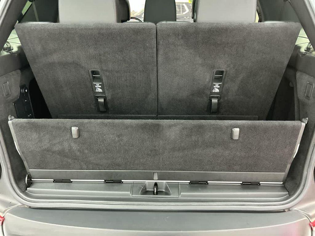 used 2018 Land Rover Discovery car, priced at $16,499