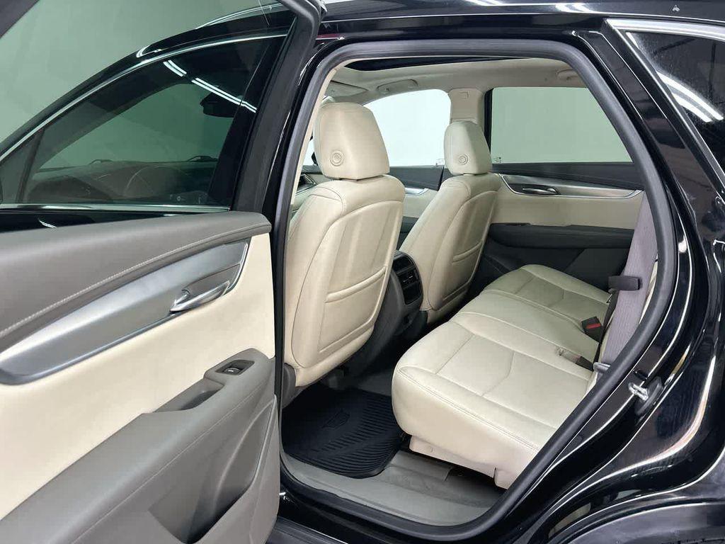 used 2018 Cadillac XT5 car, priced at $15,500