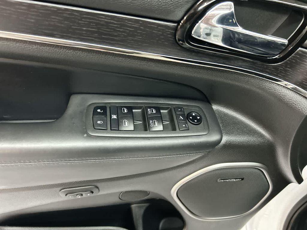 used 2021 Jeep Grand Cherokee car, priced at $23,900