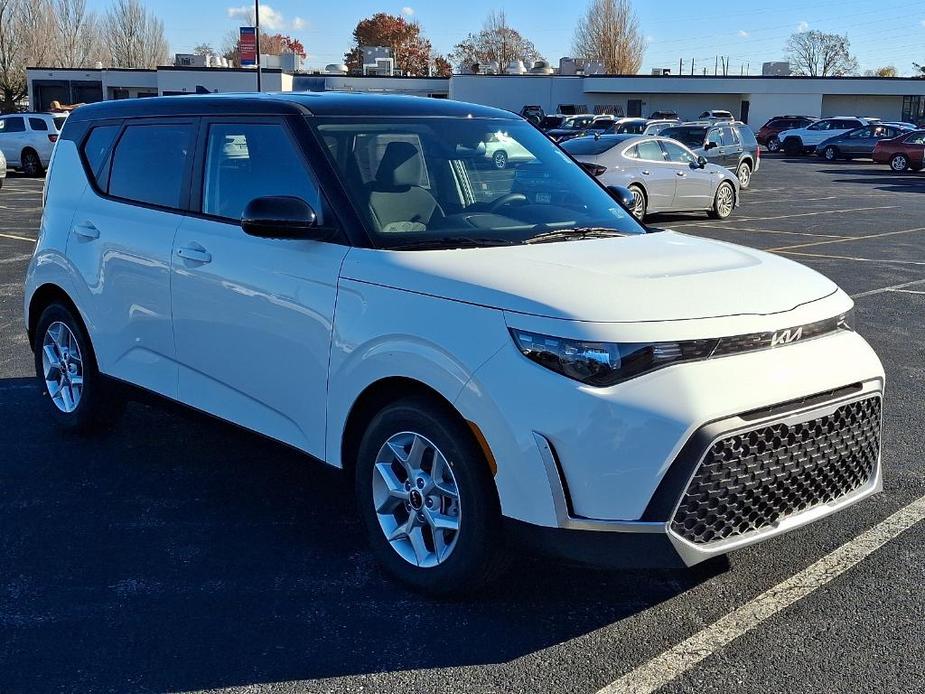 new 2025 Kia Soul car, priced at $24,685