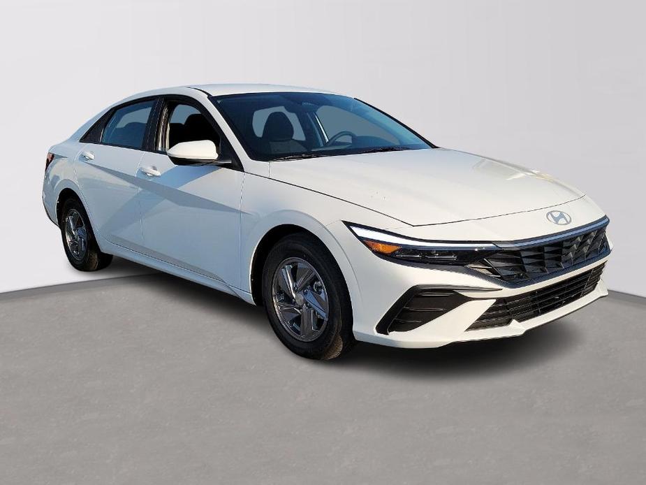 new 2024 Hyundai Elantra car, priced at $23,660