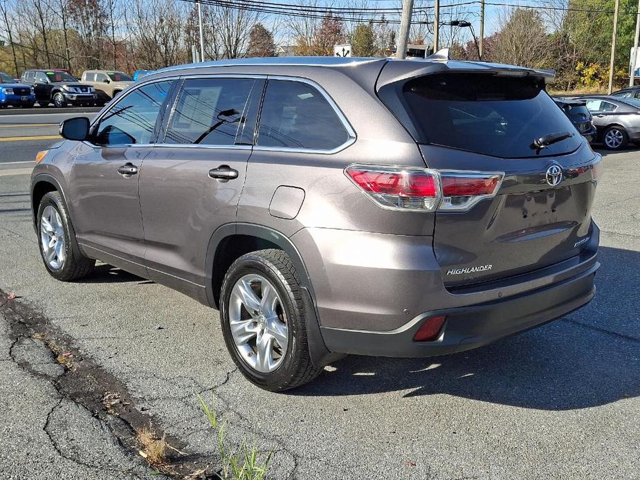 used 2015 Toyota Highlander car, priced at $17,993