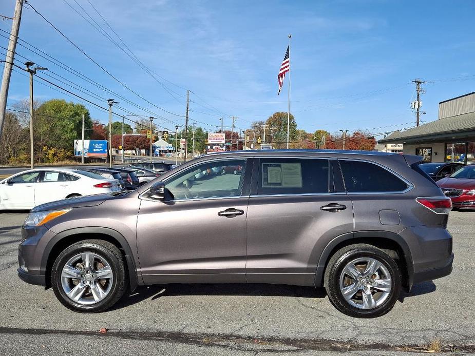 used 2015 Toyota Highlander car, priced at $17,993