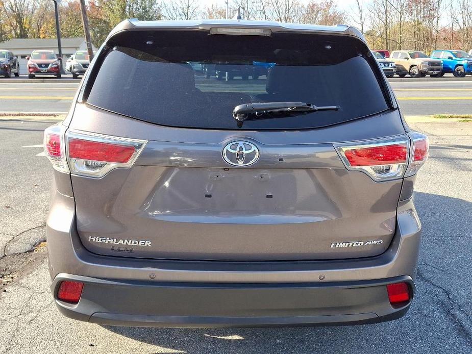 used 2015 Toyota Highlander car, priced at $17,993