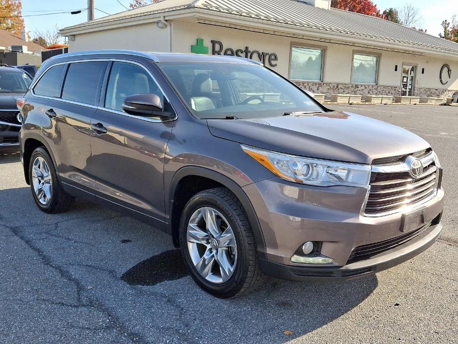 used 2015 Toyota Highlander car, priced at $17,993