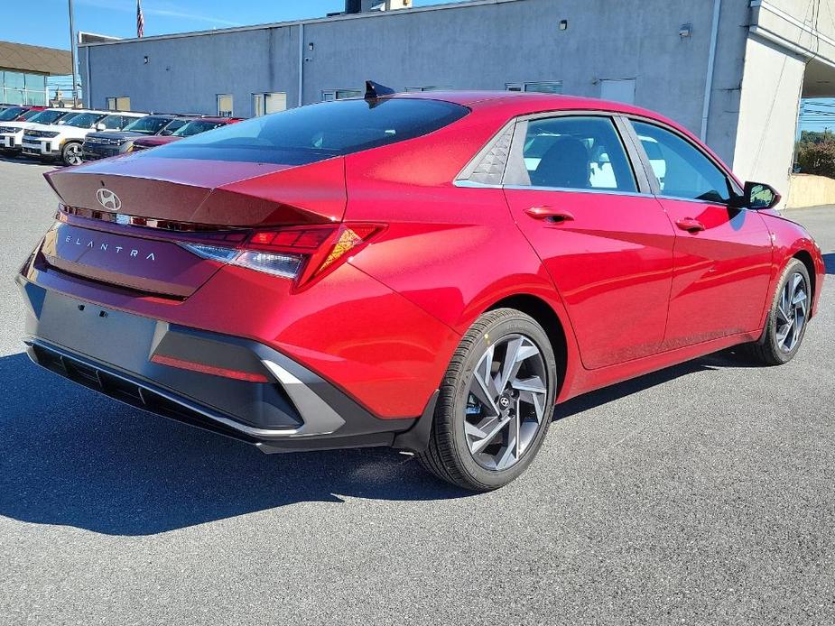 new 2025 Hyundai Elantra car, priced at $27,735