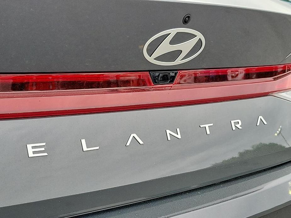 new 2024 Hyundai Elantra car, priced at $25,090