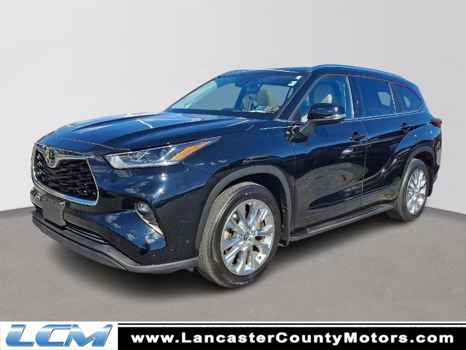 used 2021 Toyota Highlander car, priced at $37,998