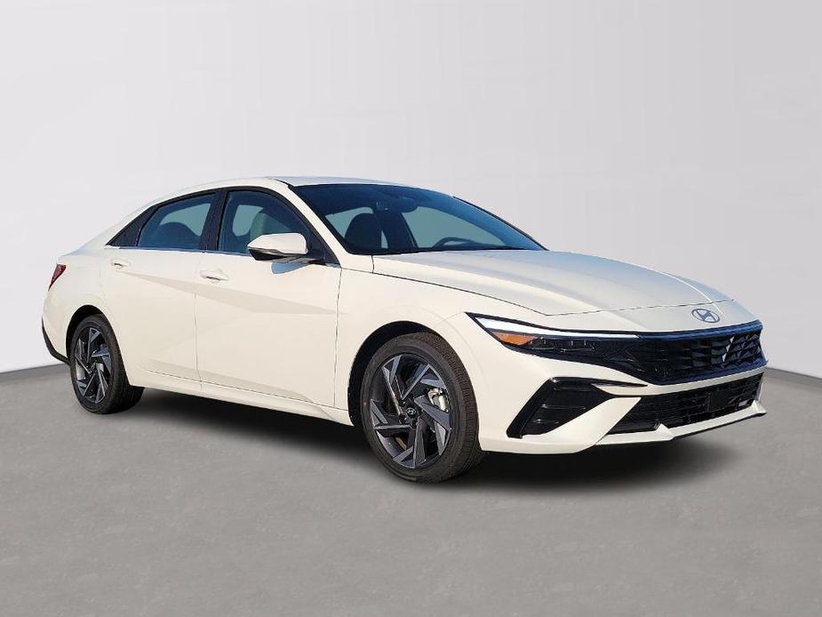 new 2025 Hyundai Elantra car, priced at $31,560