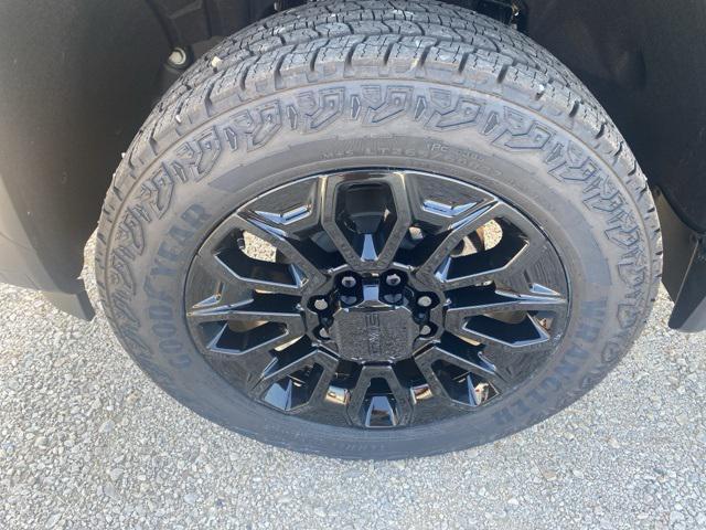 new 2025 GMC Sierra 2500 car, priced at $75,018
