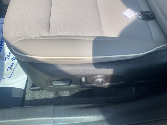 new 2025 Buick Envista car, priced at $30,334
