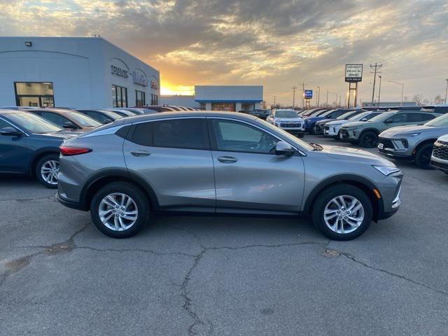 new 2025 Buick Envista car, priced at $26,113