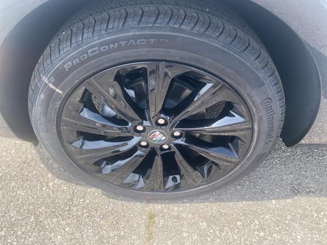 new 2025 Buick Envista car, priced at $29,087