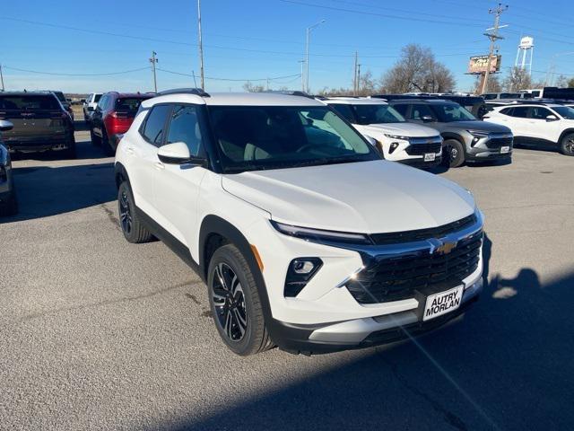 new 2025 Chevrolet TrailBlazer car, priced at $28,565