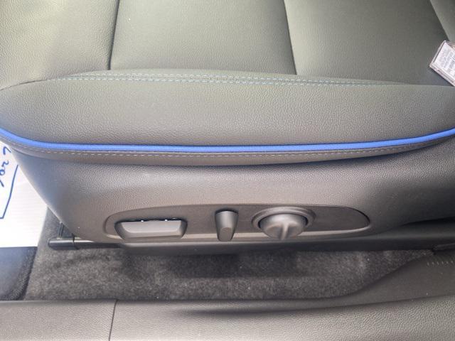 new 2025 Buick Envista car, priced at $29,607